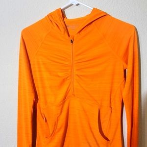 Athleta pull over with hood.xxs.       bin 15